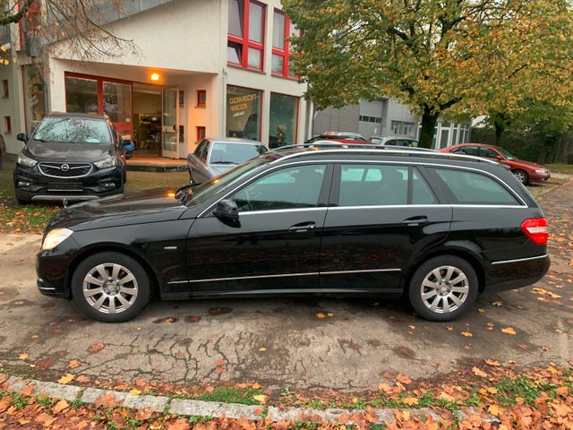 Mercedes-Benz E 200 T BLUEEF*Leder*scheckheft*6-Gang*