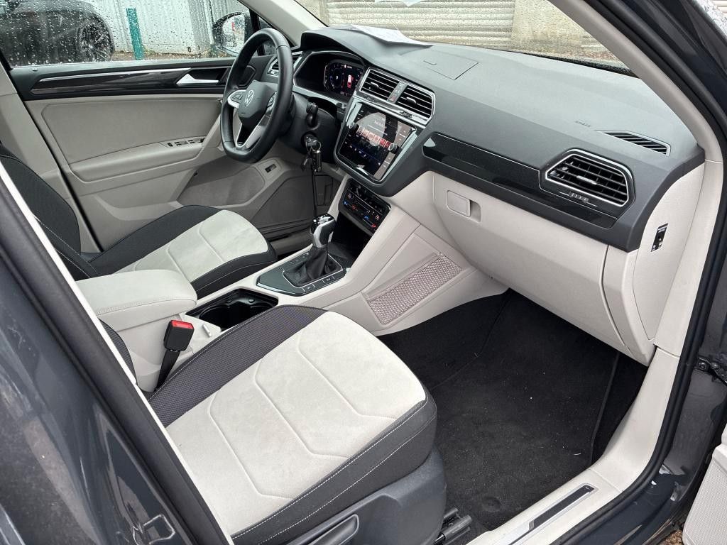 Fahrzeugabbildung Volkswagen Tiguan TSI DSG ELEGANCE 19-ZOLL MATRIX 360` 1.HD