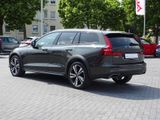 Volvo V 60 Cross Country B4 AWD Pro LED Tempomat PDC - Volvo V60 mit Diesel-Antrieb: Navigationssystem, Kombi, Automatik, Awd