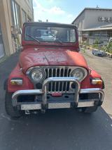 Jeep CJ 7 Oldtimer 4 Zylinder Hardtop Servo - rote Jeep CJ