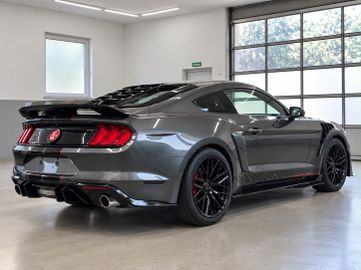 Ford Mustang - 7
