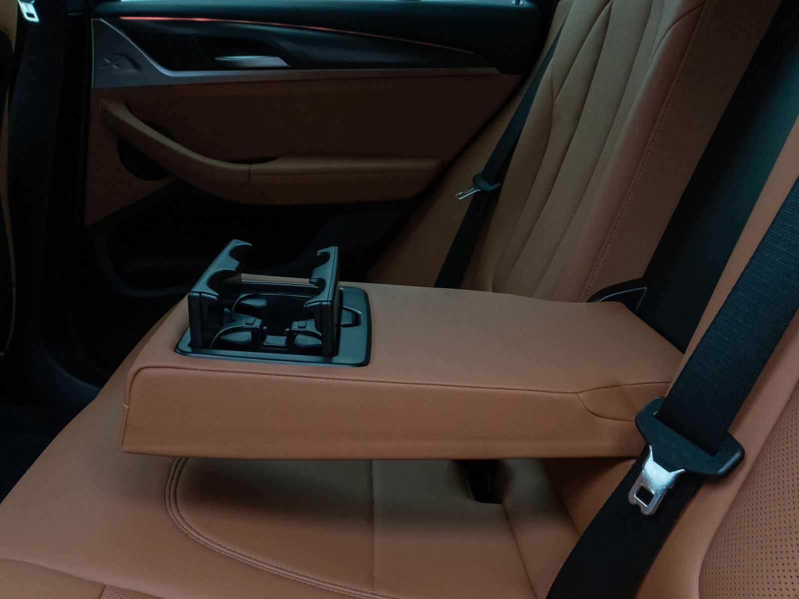 Fahrzeugabbildung BMW X3 xD20d M Sport Kamera DAB HiFi AHK Komfort 19"