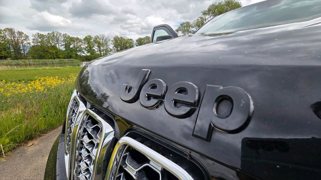 Image of Jeep Grand Cherokee