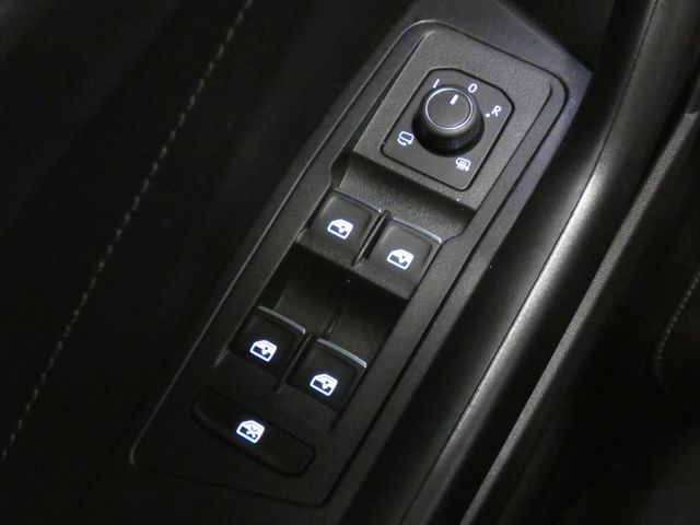 T-Roc 1.5 TSI R-Line DSG Black Style IQ LIGHT