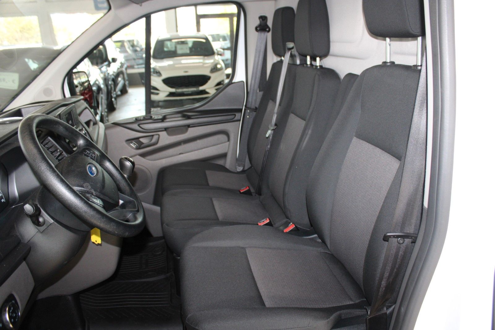 Fahrzeugabbildung Ford Transit Custom L1 Kasten KLIMA PDC FSH 1.Hand