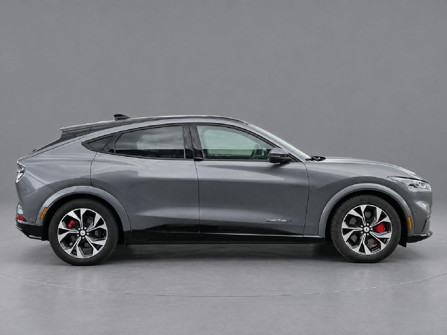 Ford Mustang Mach-E Extended First Edition AWD 98kWh imagem 2