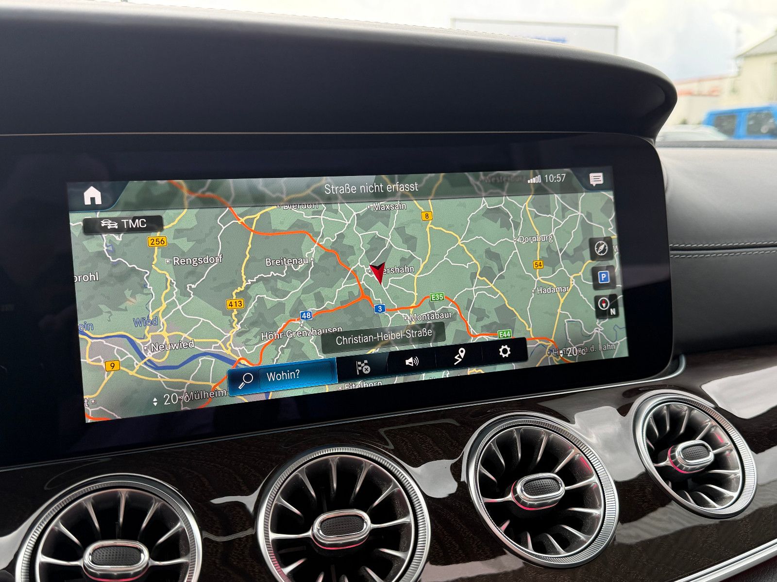 Fahrzeugabbildung Mercedes-Benz E 450 Cabrio AMG/BURMESTER/HUD/AMBIENTE/MASSAGE/