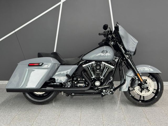 Harley-Davidson 2016 FLHXS STREET GLIDE SPECIAL 