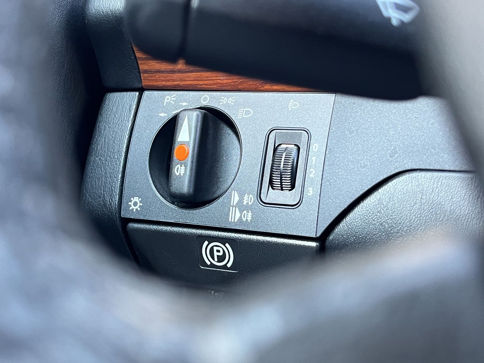 Fahrzeugabbildung Mercedes-Benz E 230 CE*W124C*1 Hand*128tkm* Guter Zustand*