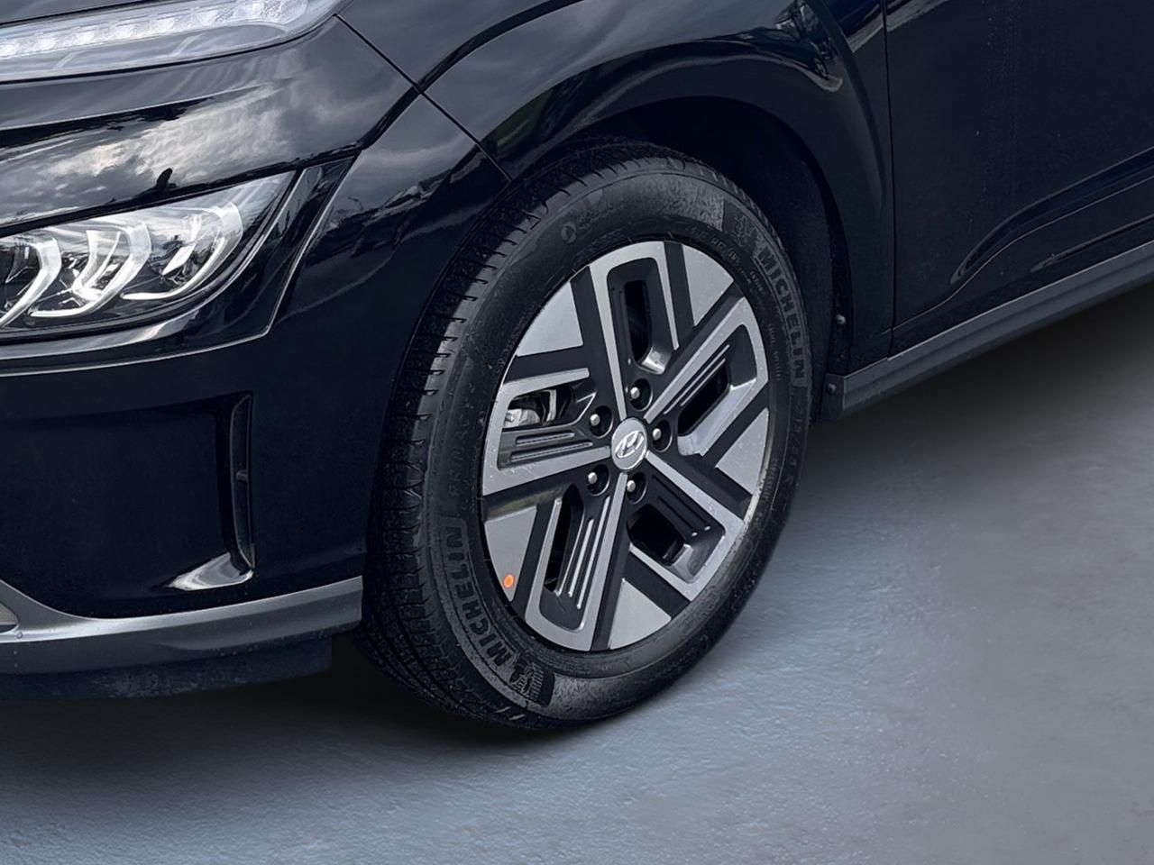 Fahrzeugabbildung Hyundai KONA PRIME *LEDER*HEADUP*NAVI*KRELL*SHZ*LHZ*RFK*