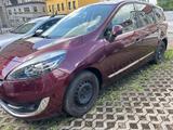 Renault Grand Scenic Dynamique TCe 130 , Facelift. - Renault Grand Scenic aus 2013