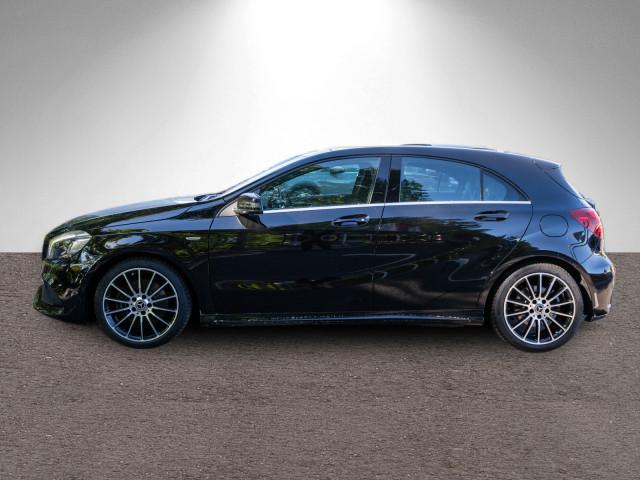 Mercedes-Benz A 250 AMG Line NAVI LED PANO RFK  GRA SHZ PTS