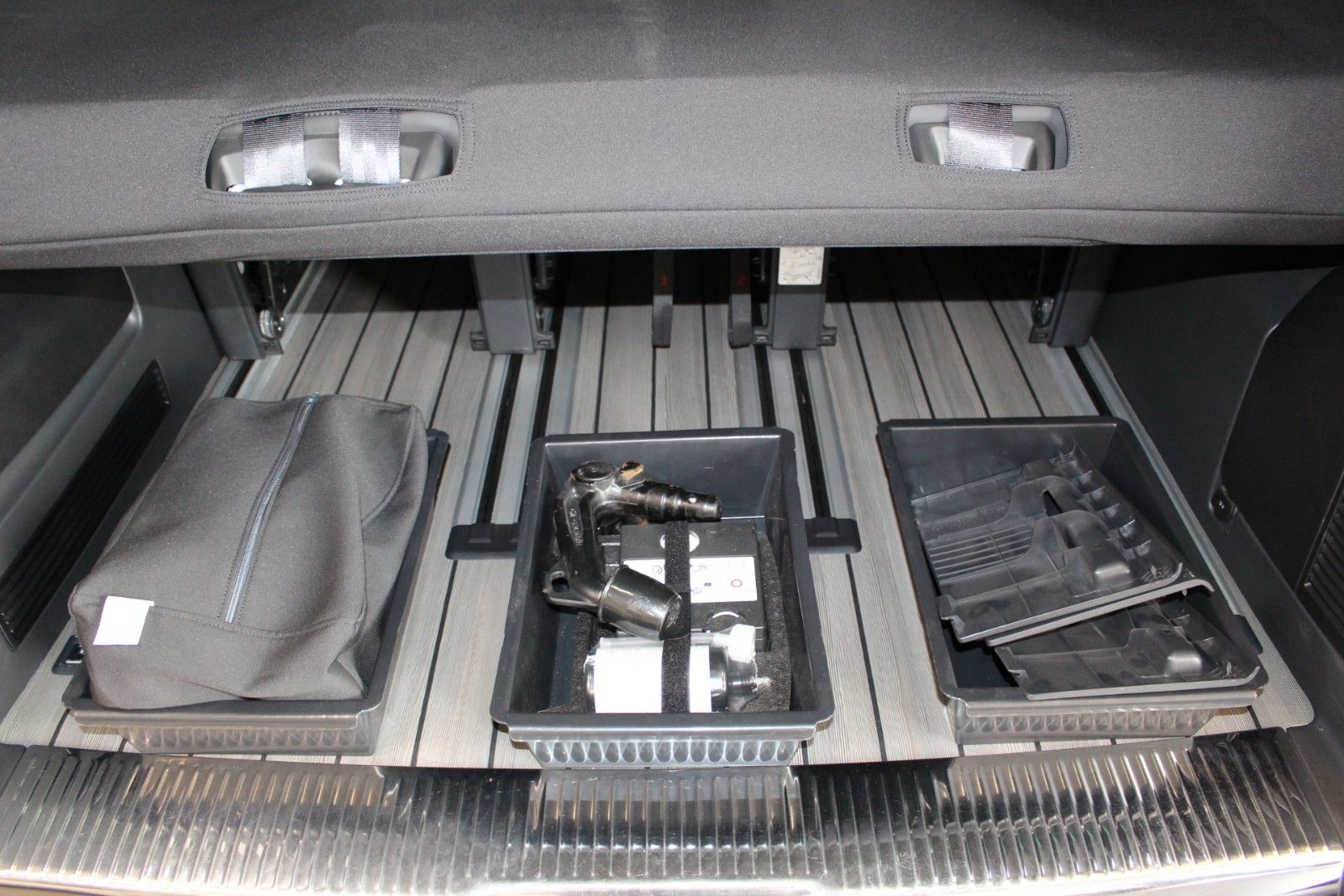 Fahrzeugabbildung Volkswagen T6.1 Multivan Highline*Standh.AHK*Kamera