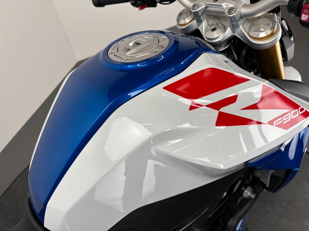 Fahrzeugabbildung BMW F900 R *TOP-ZUSTAND *SERVICE NEU