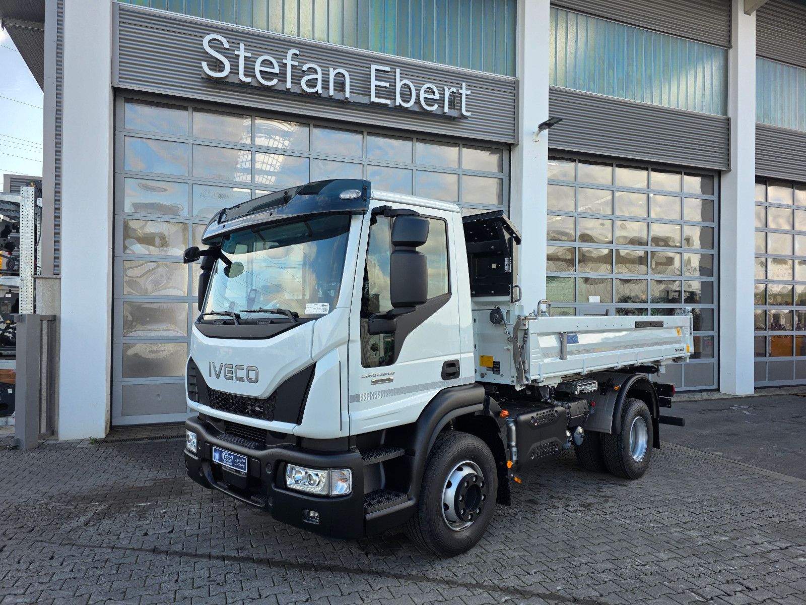 Fahrzeugabbildung Iveco Eurocargo ML160E32 4x2 Kipper, Klima, 2 x AHK