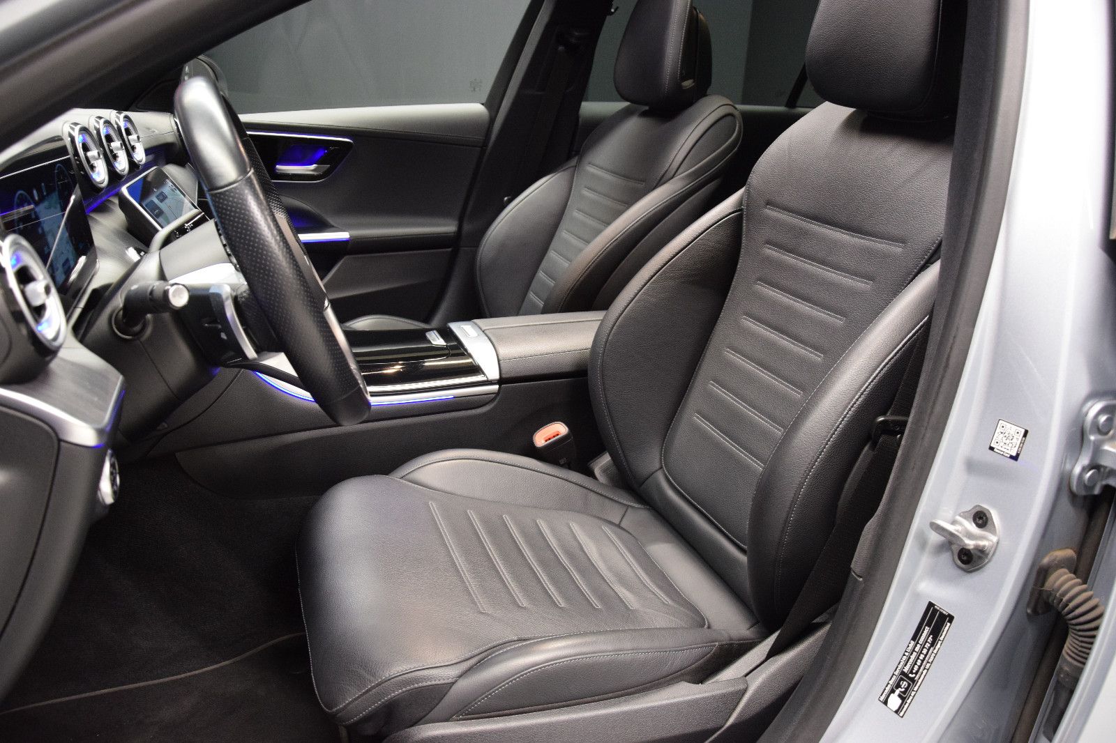 Fahrzeugabbildung Mercedes-Benz C 200 T AMG Night Pano Ambiente 360°