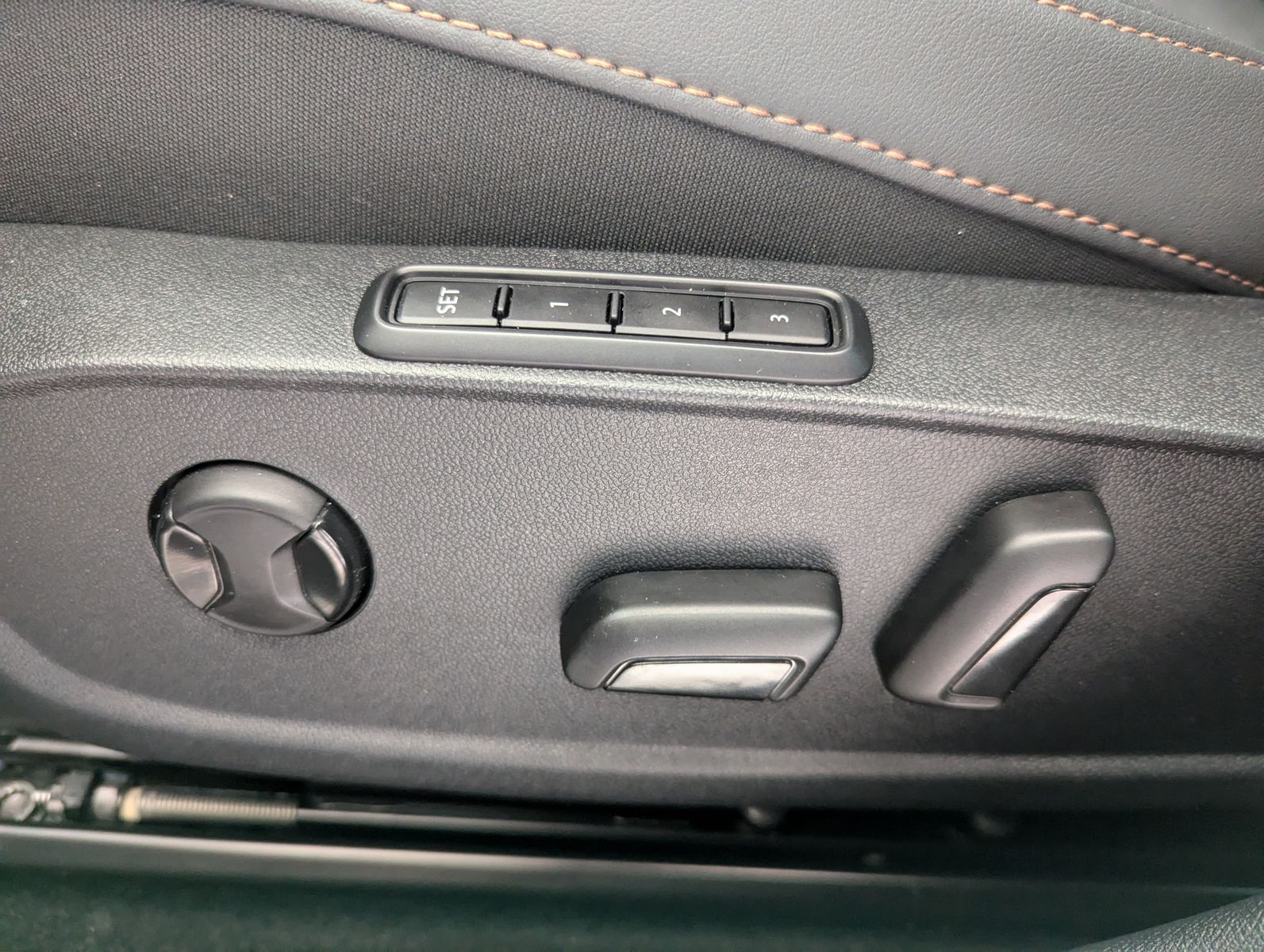 CUPRA Leon 1.5 eTSI DSG Dynamic-Edge-Assist-XL Memory - Image 21