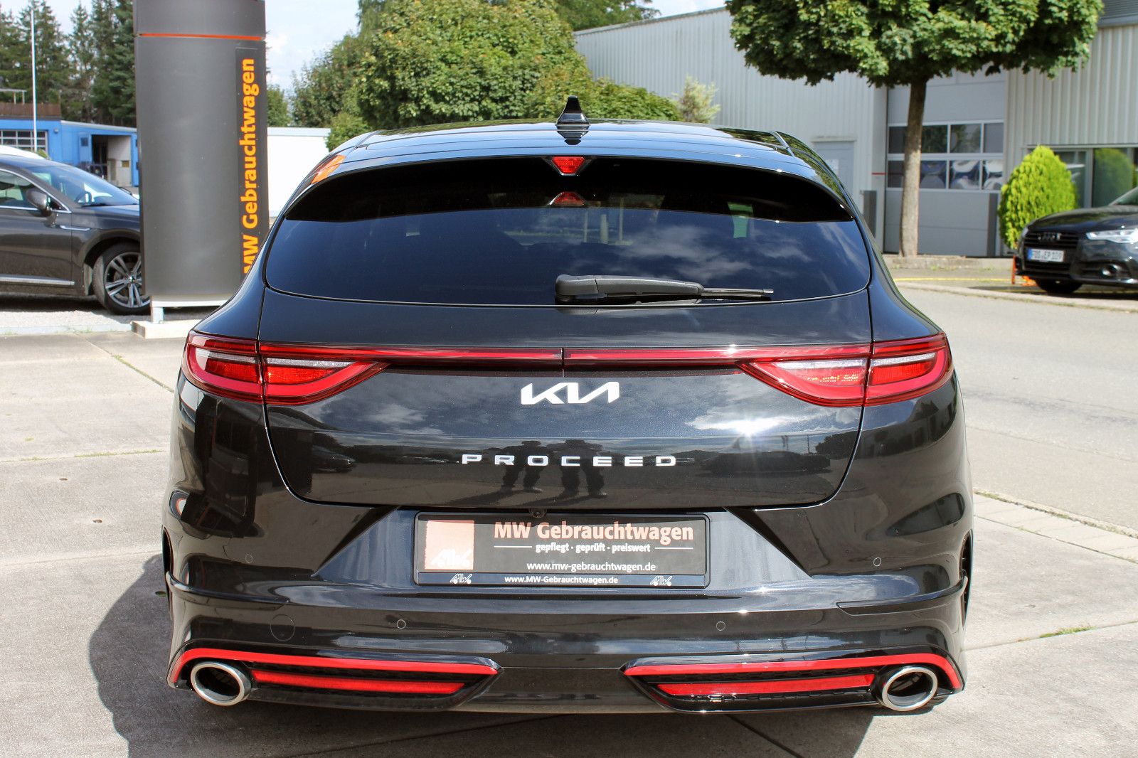 Fahrzeugabbildung Kia pro cee'd 1.6TGDI GT ACC PANO LED KAM SHZ LHZ BT