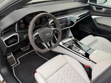 2024 AUDI RS6 — фото 5