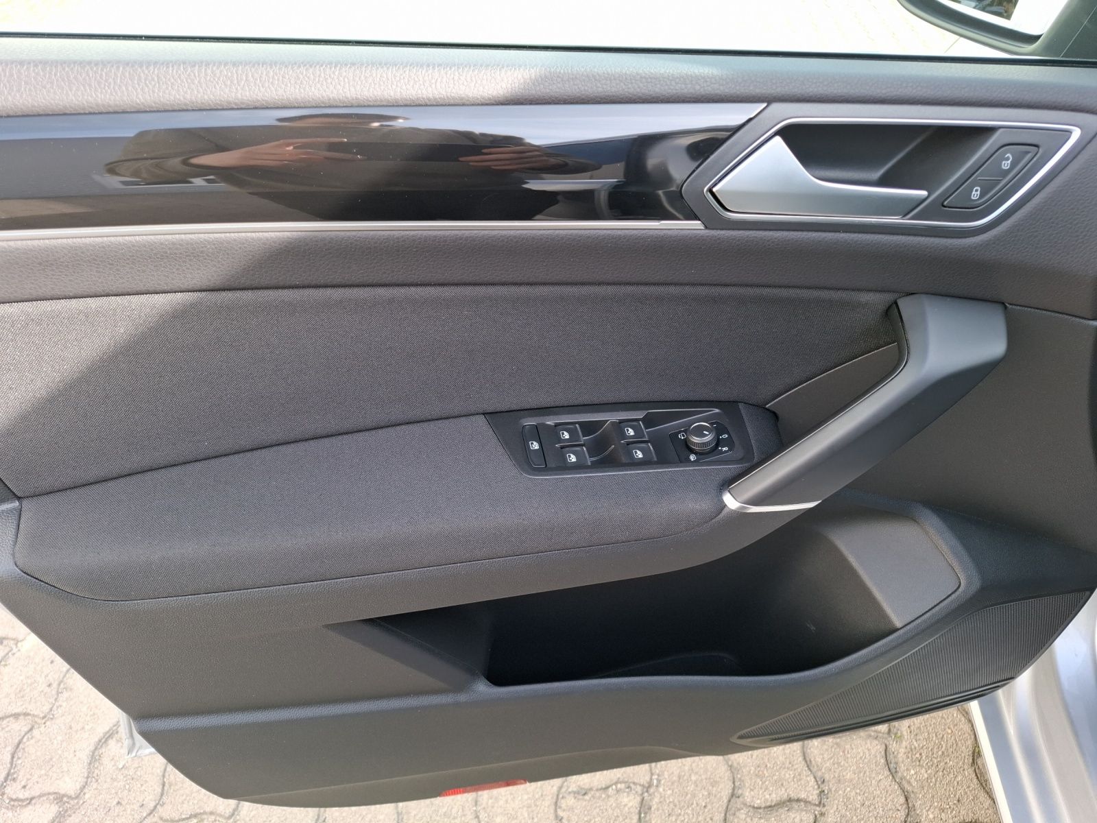 Fahrzeugabbildung Volkswagen Touran TSI Highline DSG 7-Si AHK AID ACC RFK SH