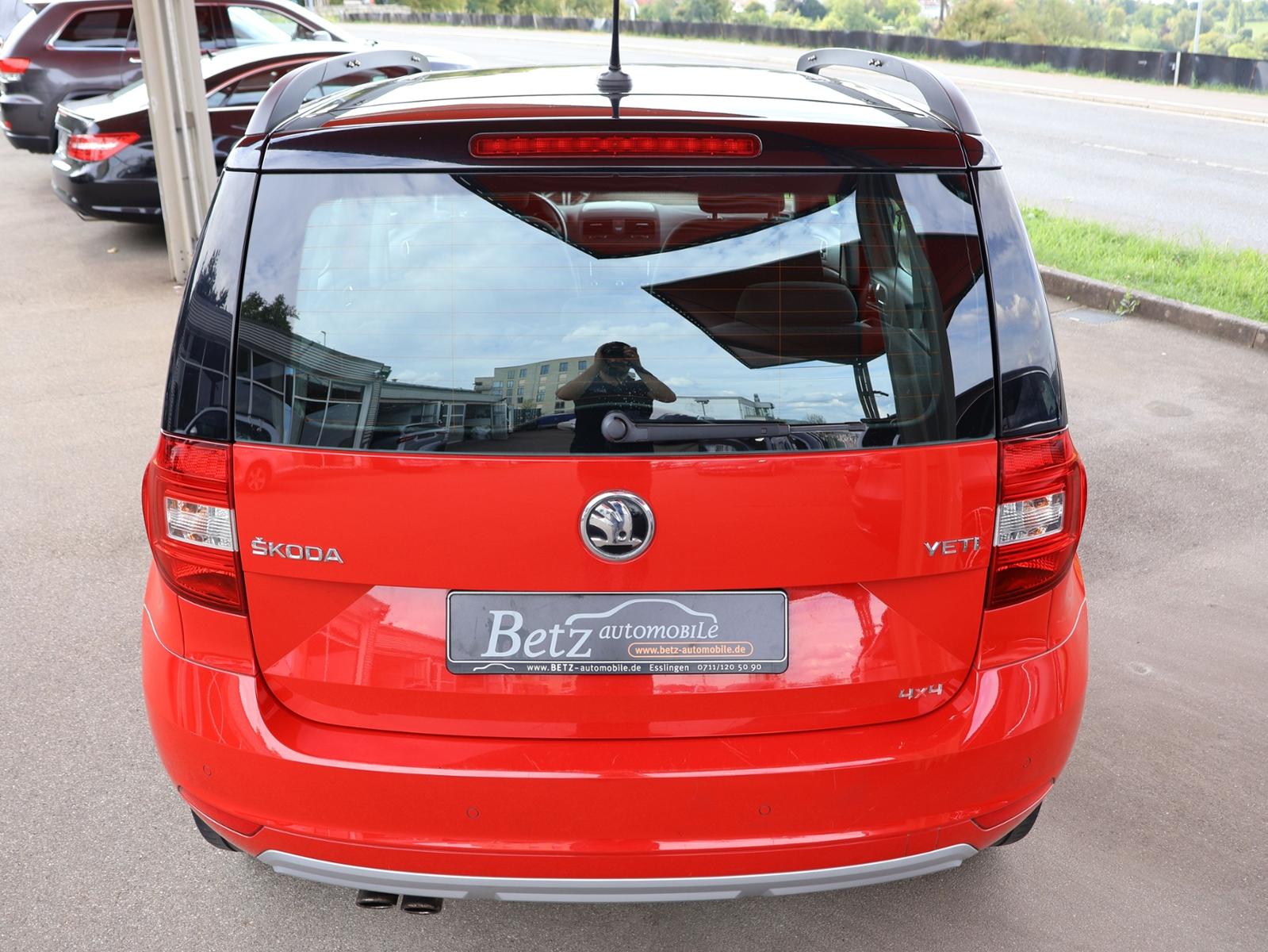 Skoda Yeti 2.0 TDI 170 ch 4x4 DSG Elegance • Toit pano • GPS • Caméra • Xénon • Attelage