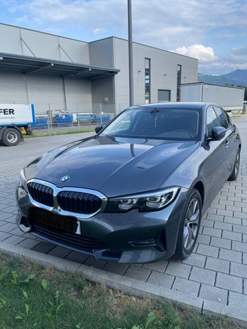 BMW 320i Sport Line Automatik Sport Line 