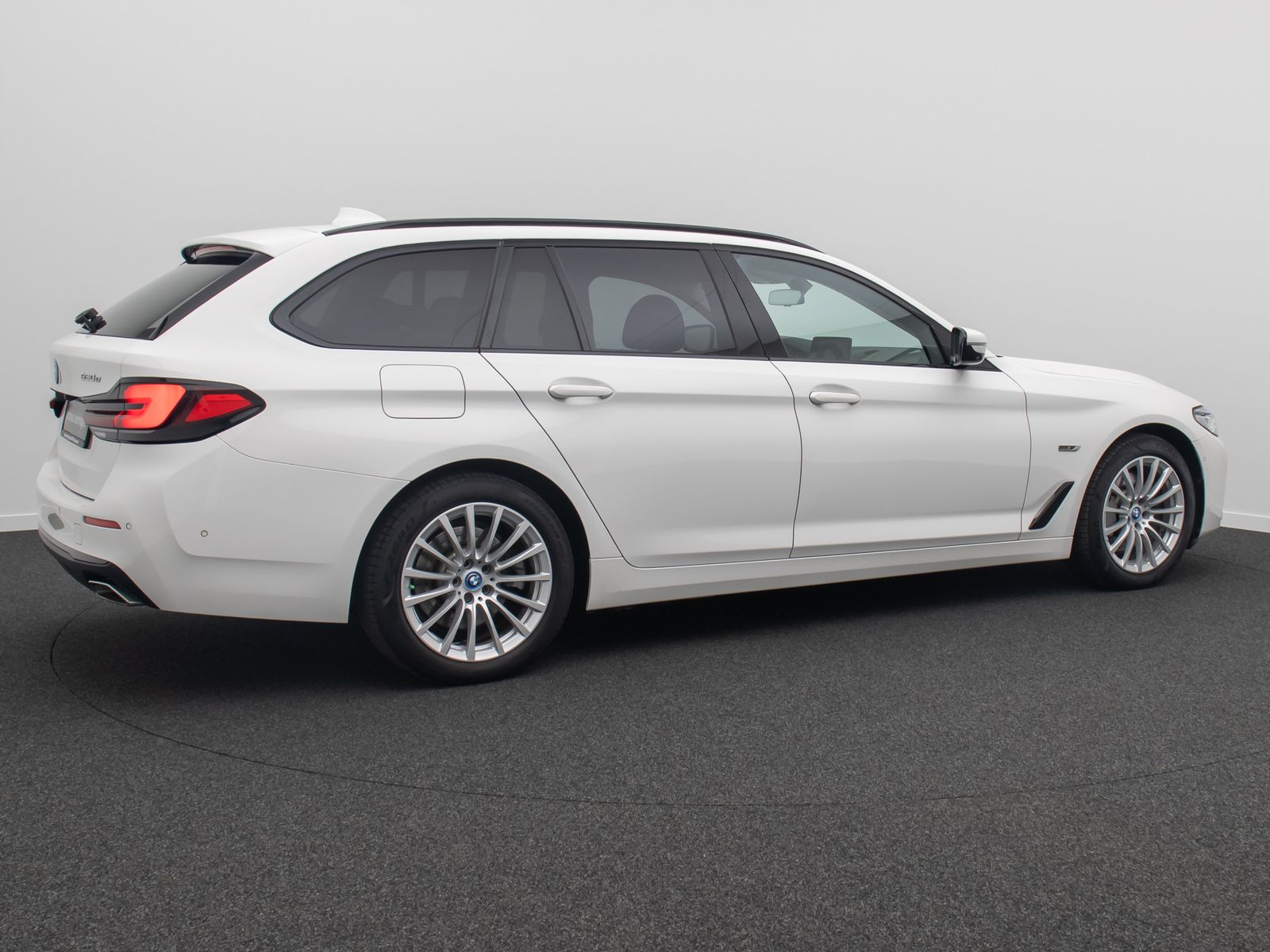 Fahrzeugabbildung BMW 530e 360°Laser HUD DAB HiFi Komfort Alarm Sport