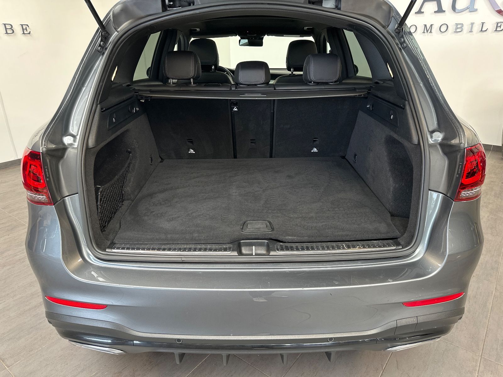Fahrzeugabbildung Mercedes-Benz GLC 220d 4MATIC AMG Line NAV+LED+ACC+KAMERA+PANO