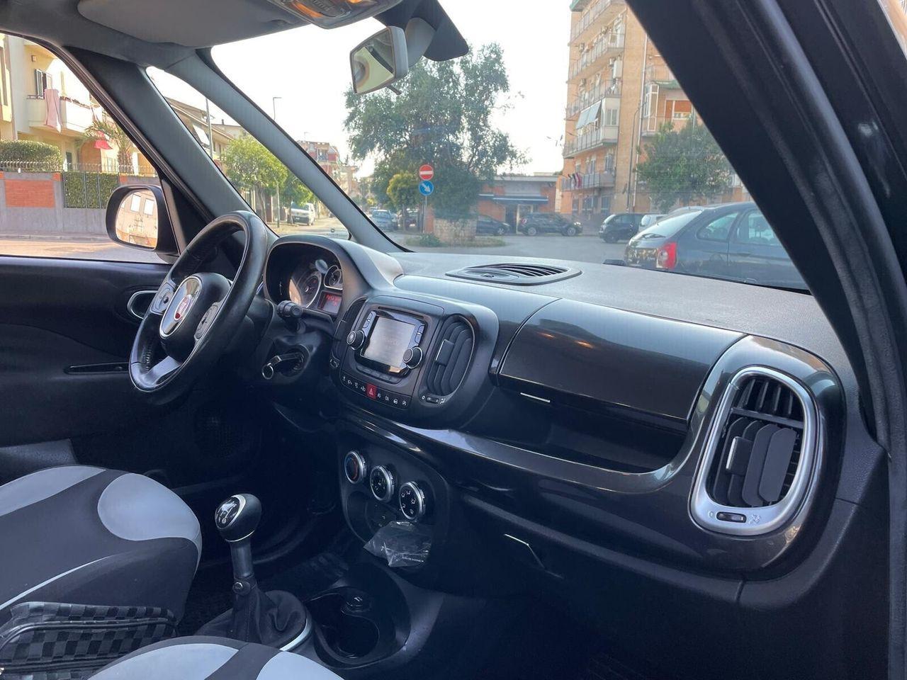 Fiat 500L 2015 — photo 11