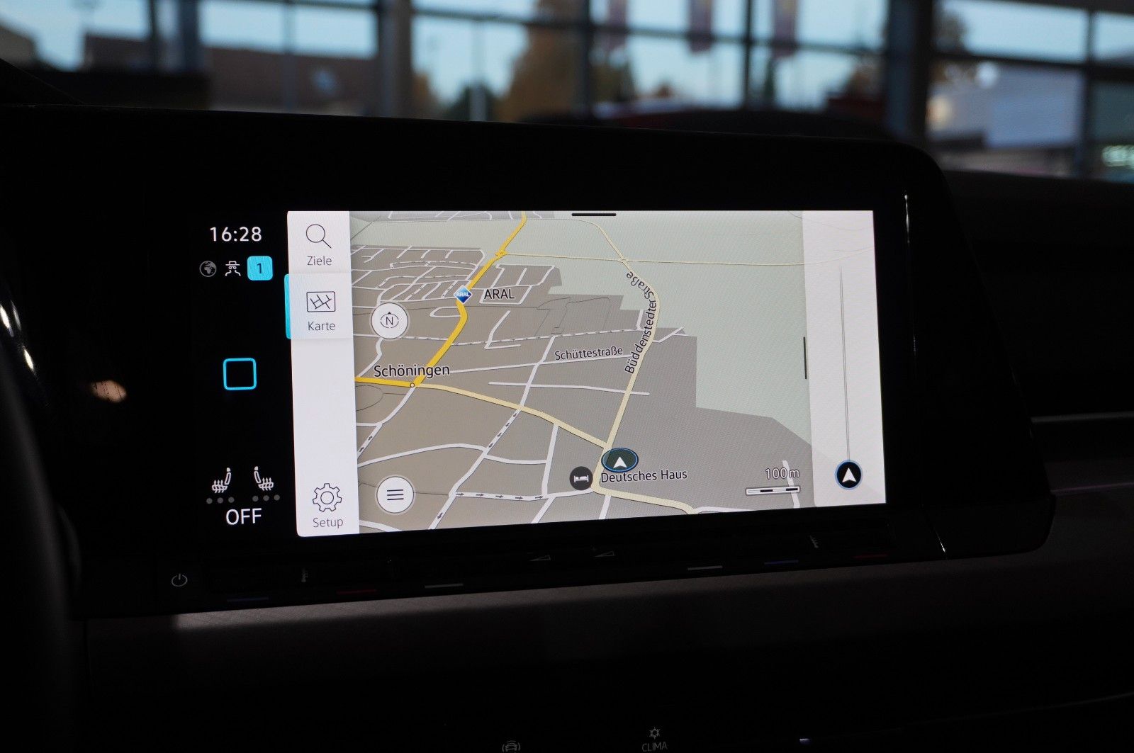 Fahrzeugabbildung Volkswagen Golf VIII Lim. 2.0 TDI LIFE DSG NAVI/LED/KAMERA