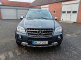 Mercedes-Benz ML 63 AMG ML -Klasse ML 63 AMG/ABSOLUT VOLL - Mercedes-Benz ML-Klasse mit Benzin-Antrieb: Automatik