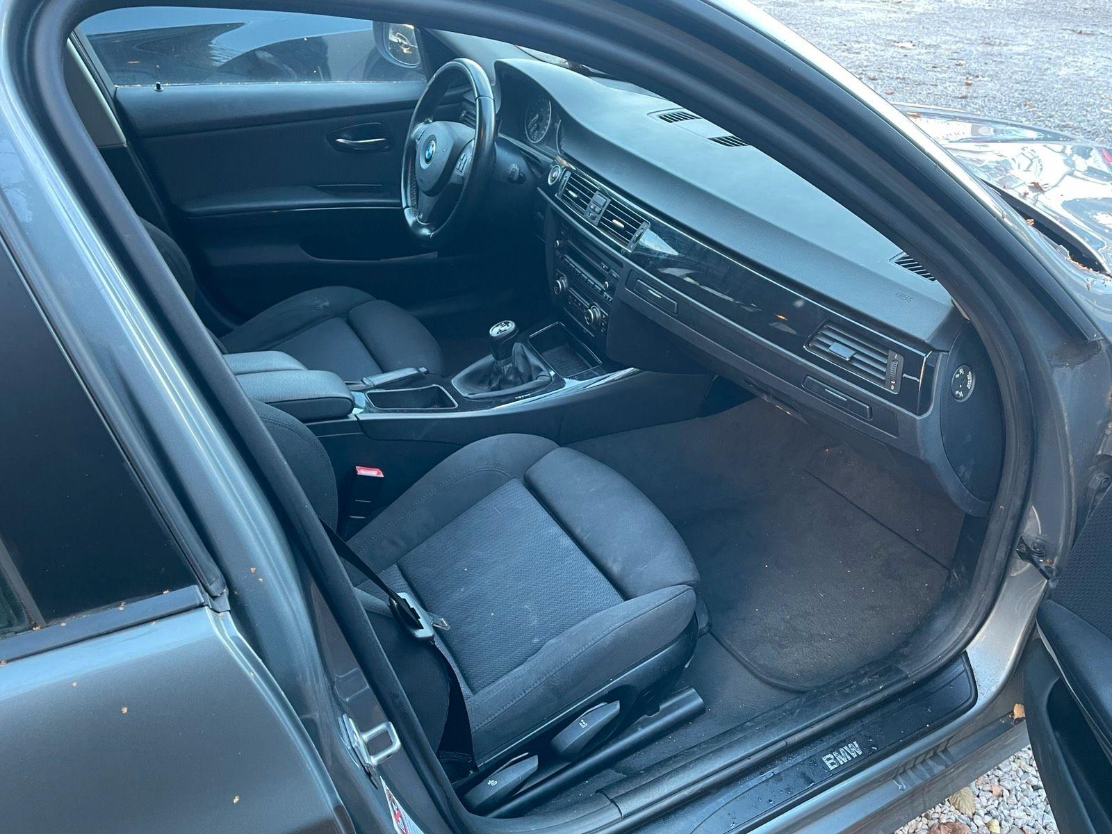 BMW 320 2011 — photo 5