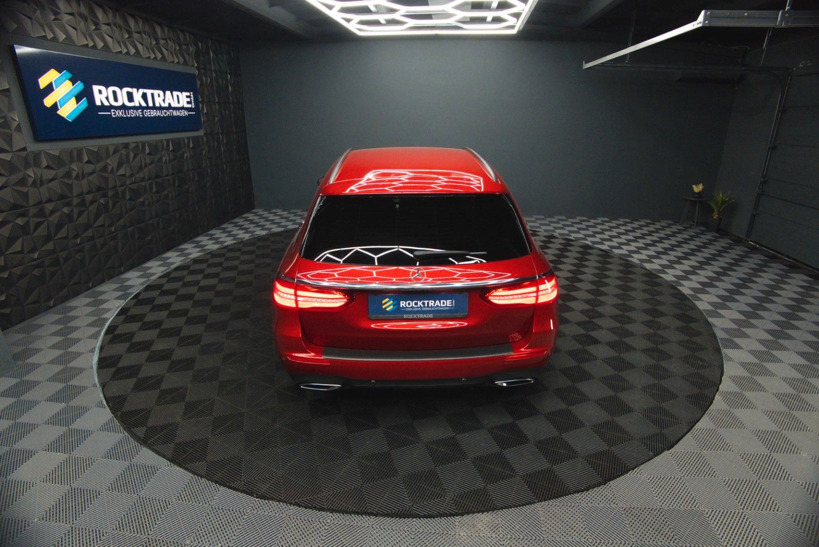 Fahrzeugabbildung Mercedes-Benz E 400d T 4Matic AMG Night-Paket ACC Widescreen