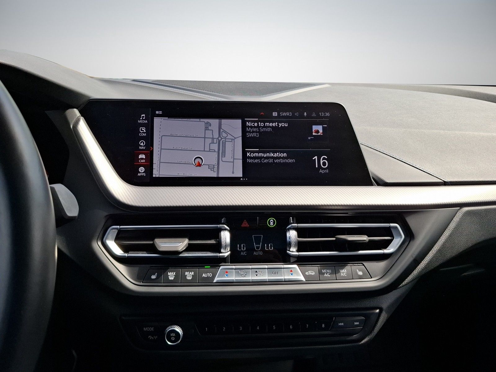 BMW 118 i M Sport AUTOMATIK / PANORAMA / NAVI / SITZ - Image 13
