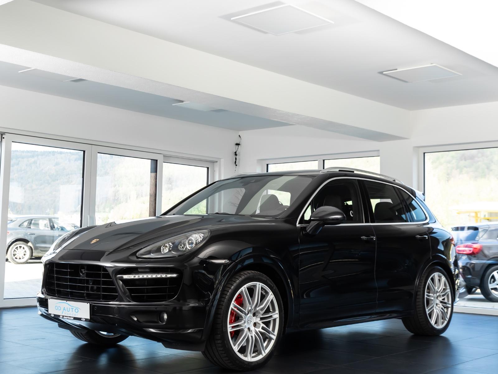 Porsche Cayenne Turbo Exclusive SportDesign/DVD im Fond