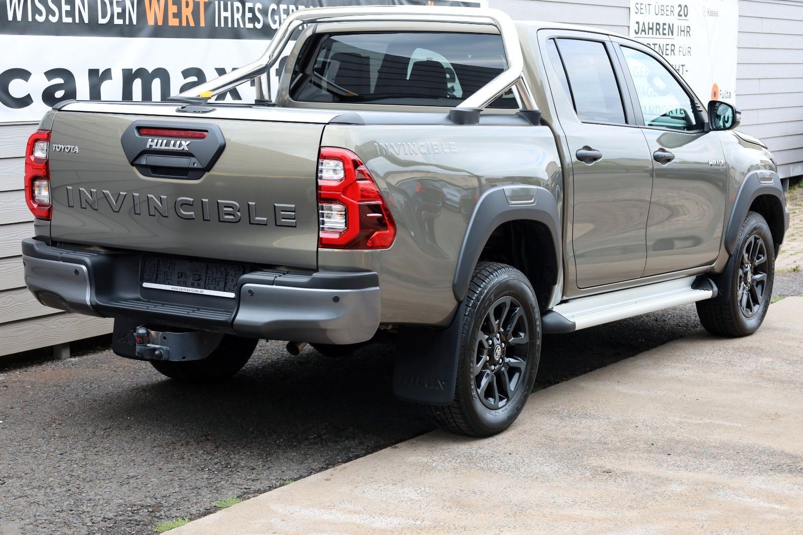 Fahrzeugabbildung Toyota Hilux 2.8 D-4D Invincible,ACC,Rollo,Rollbüg.,AHK