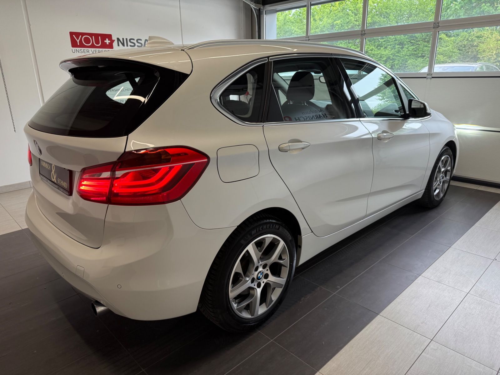 Fahrzeugabbildung BMW 220 i Active Tourer Advantage Business-Paket