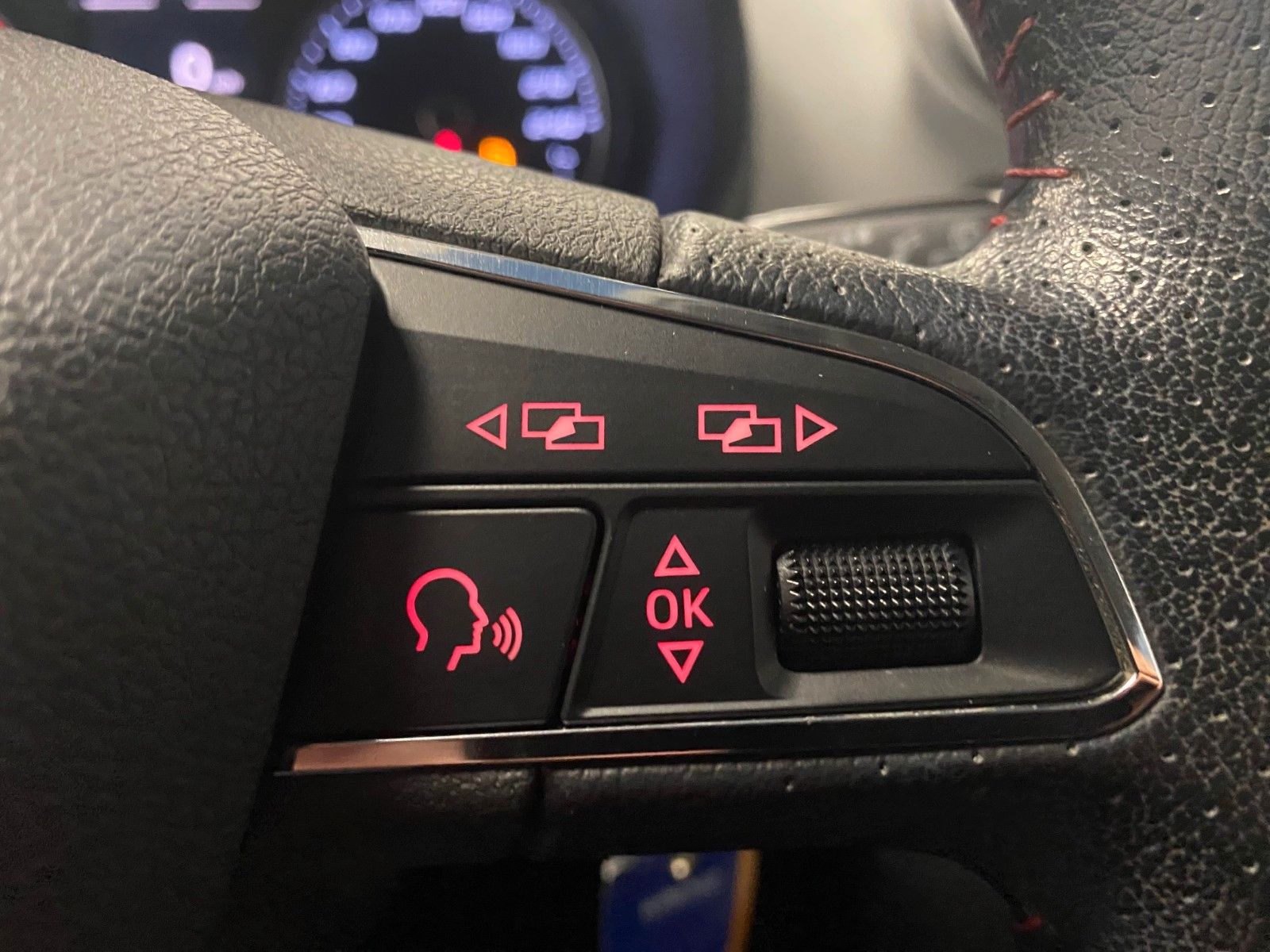 Fahrzeugabbildung SEAT Ibiza 1.0 TSI FR+NAVI+ALLWETTER+SITZHEIZUNG+FR++