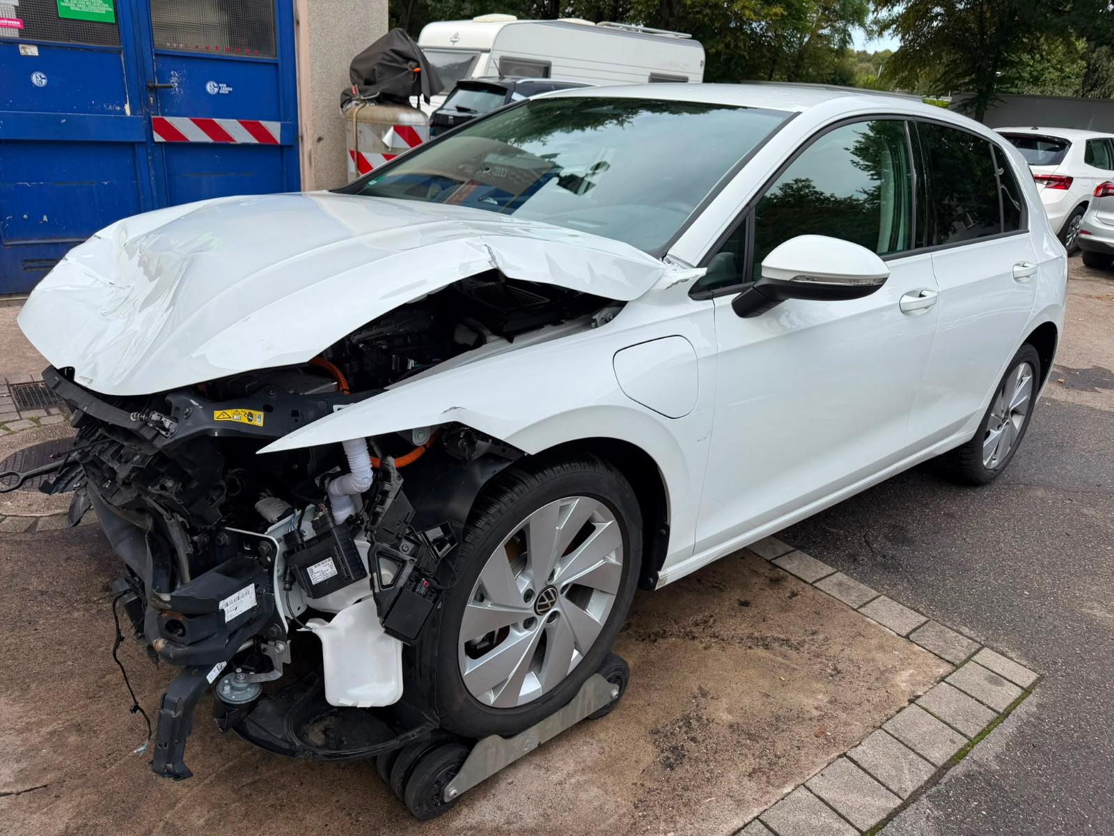 Volkswagen Golf VIII Lim. 1.5 TSI eHybrid 150 kW Life DSG