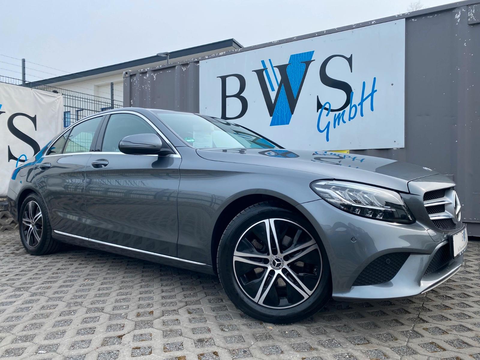 Mercedes-Benz C 180 CGI Avantgarde/LED/Spur+Totw./Kamera/AHK