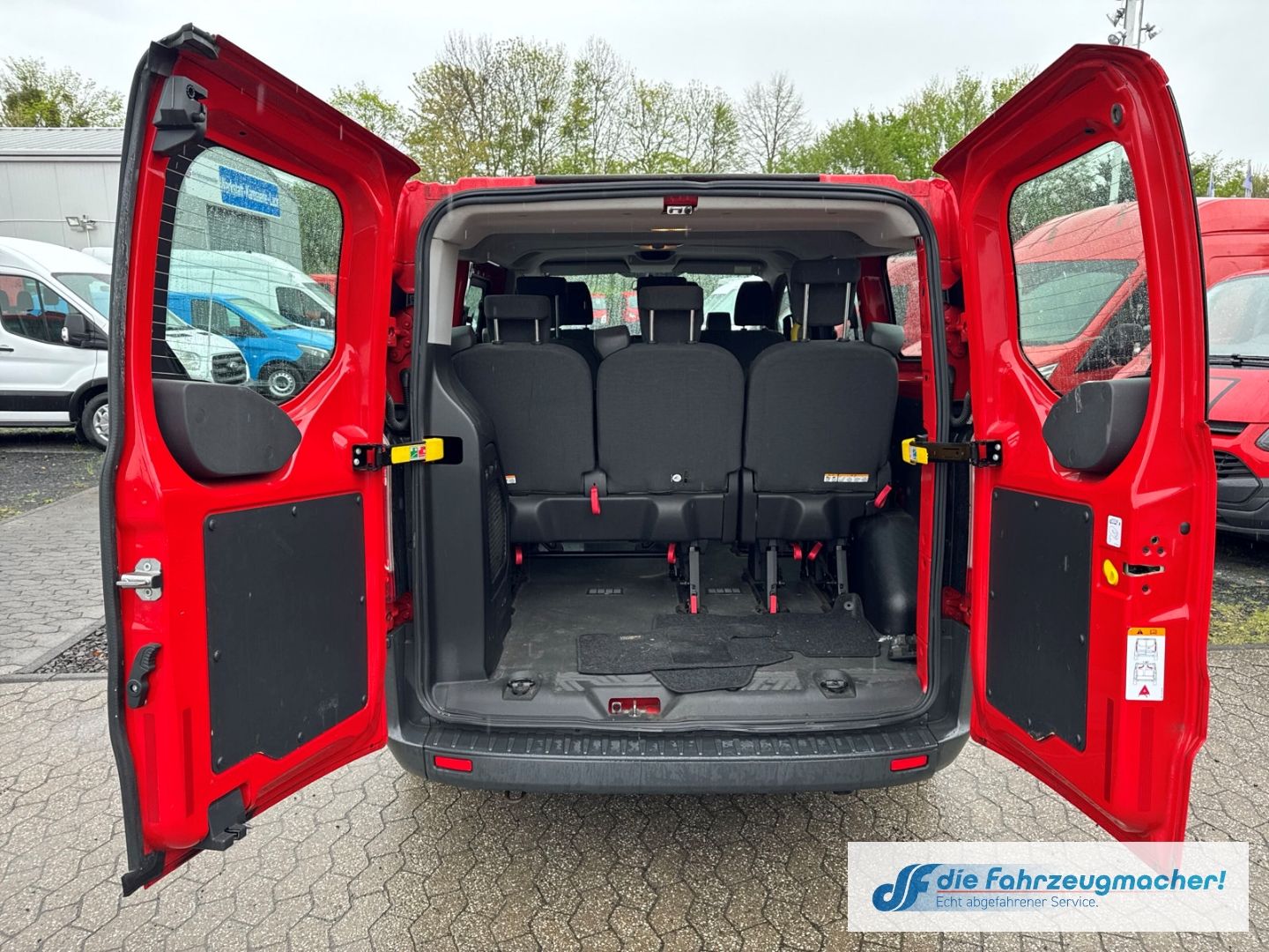 Fahrzeugabbildung Ford Transit Custom Kombi 300 L1 2.2 TDCi *8320 *EXPO