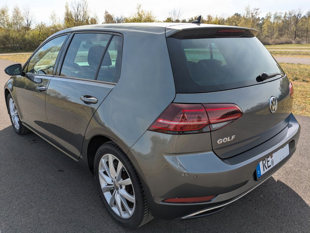 Image of Volkswagen Golf