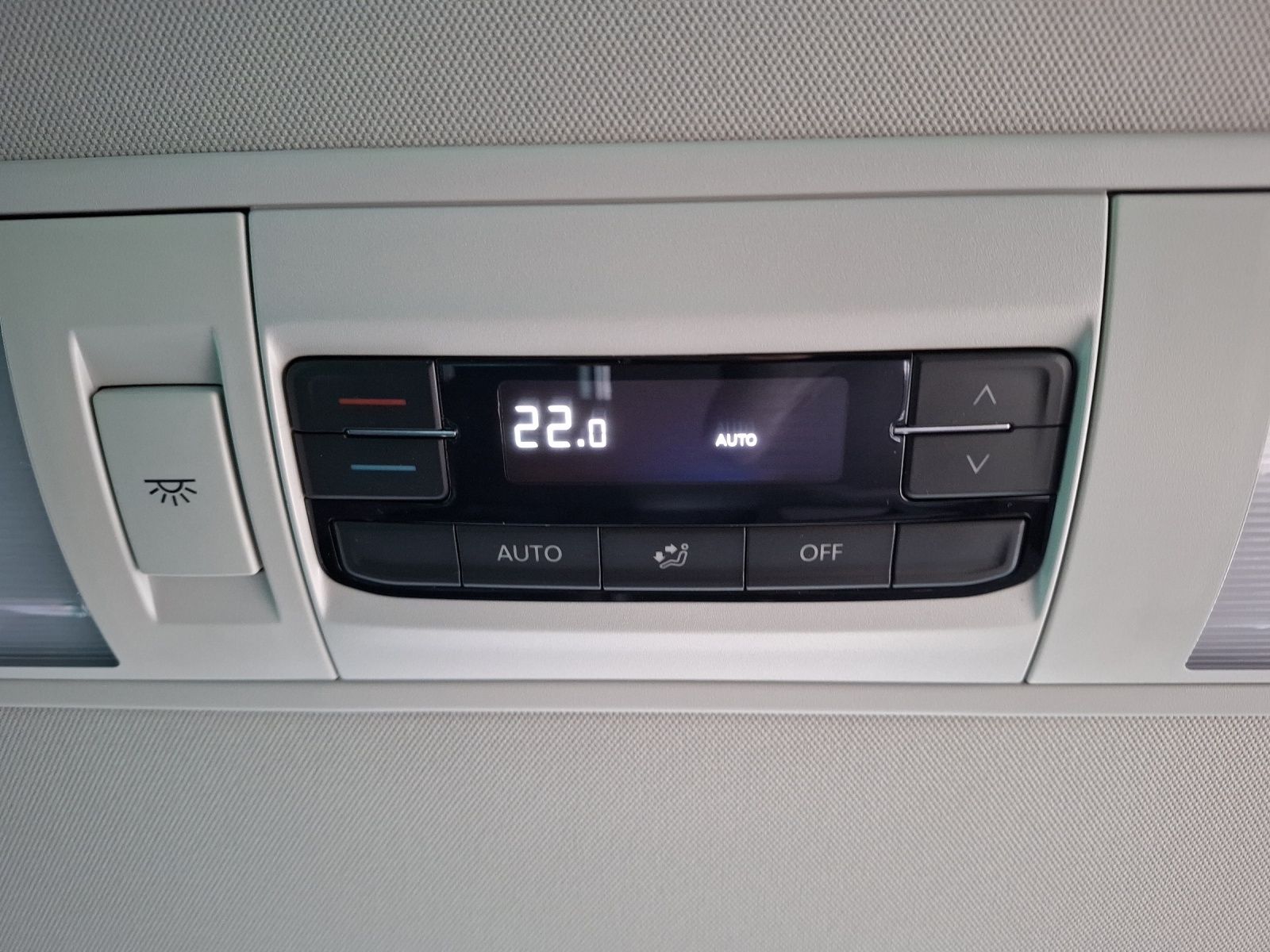 Fahrzeugabbildung Volkswagen T6.1 Multivan TDI Generation Six DSG Standhzg. L