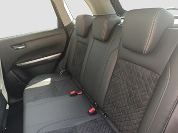 Fotografie des Suzuki Vitara 1.5 Comfort+ AGS Panoramadach*ALU*Kamera