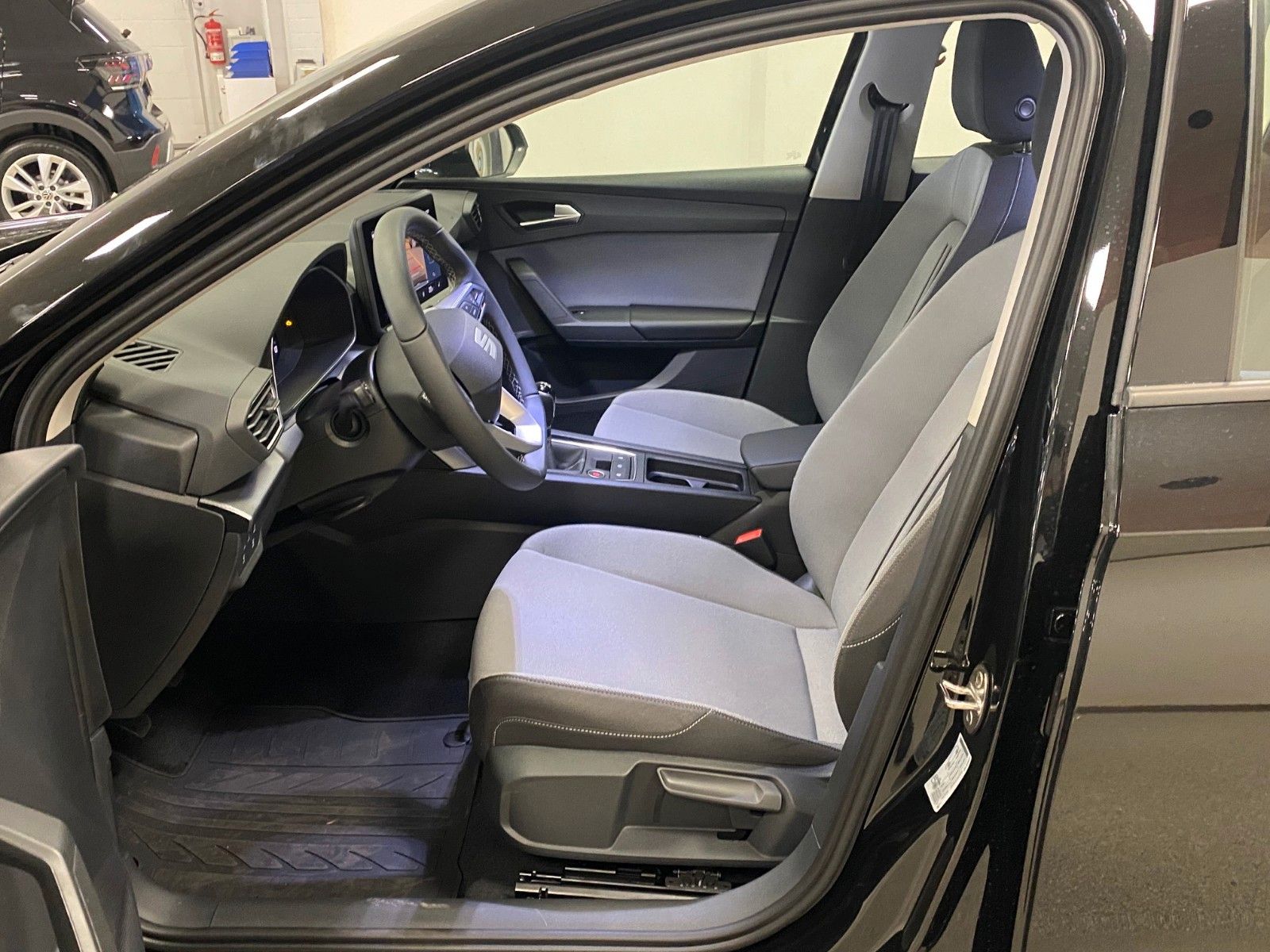 Fahrzeugabbildung SEAT Leon ST 1.5 TSI Style Sportstourer+2030 GARANTIE
