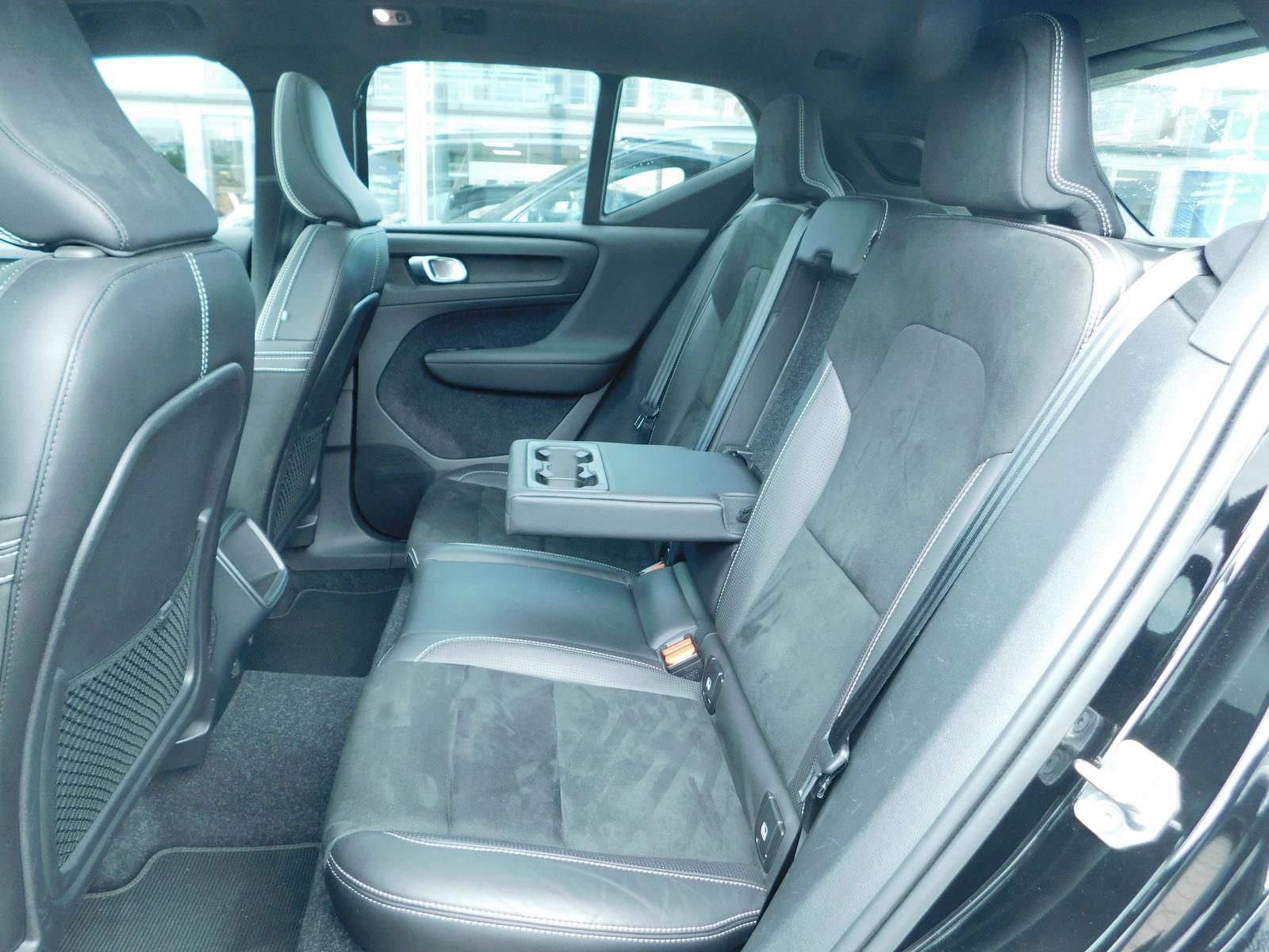 Fahrzeugabbildung Volvo XC40 T4 R-Design
