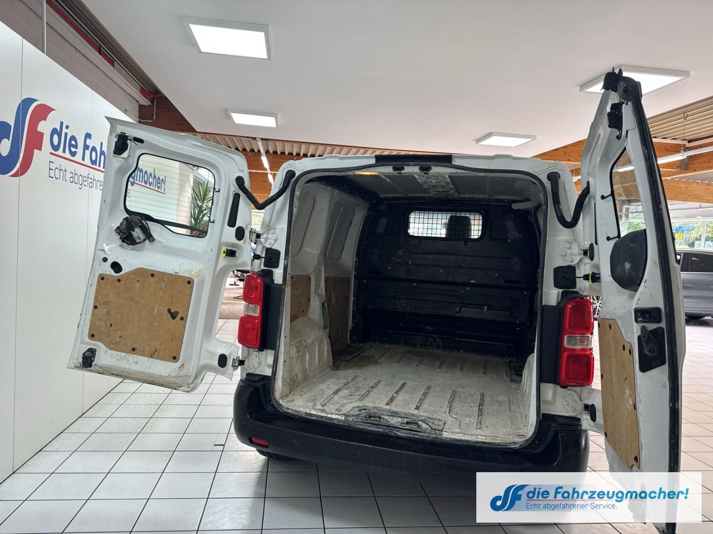 Fahrzeugabbildung Citroën Jumpy Kasten Profi XS 1.6 BlueHDi 115 FAP *EXPOR