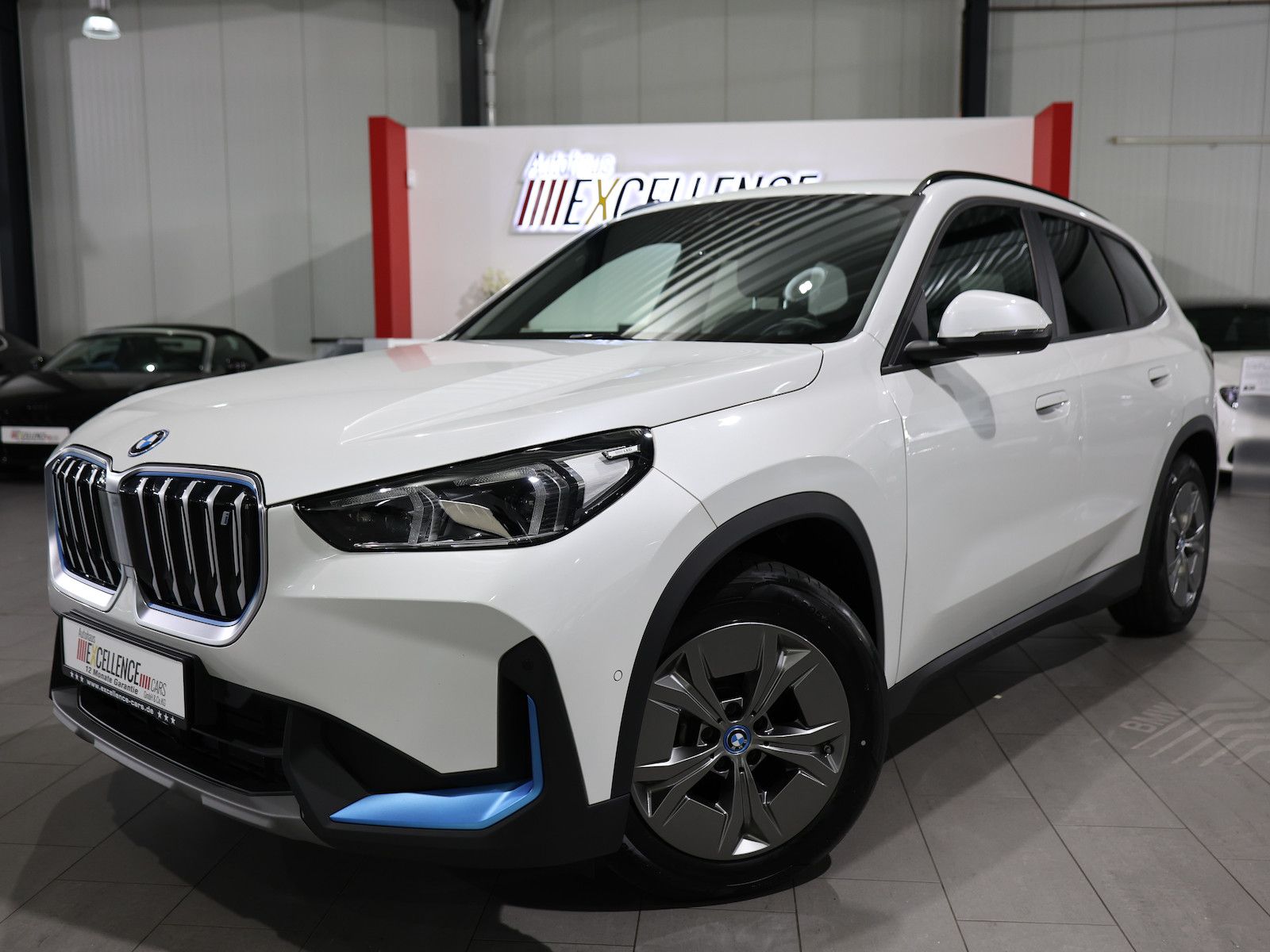 BMW iX1 30 xDrive 95,7% PREMIUM / HARMAN/KARDON, LED foto 4