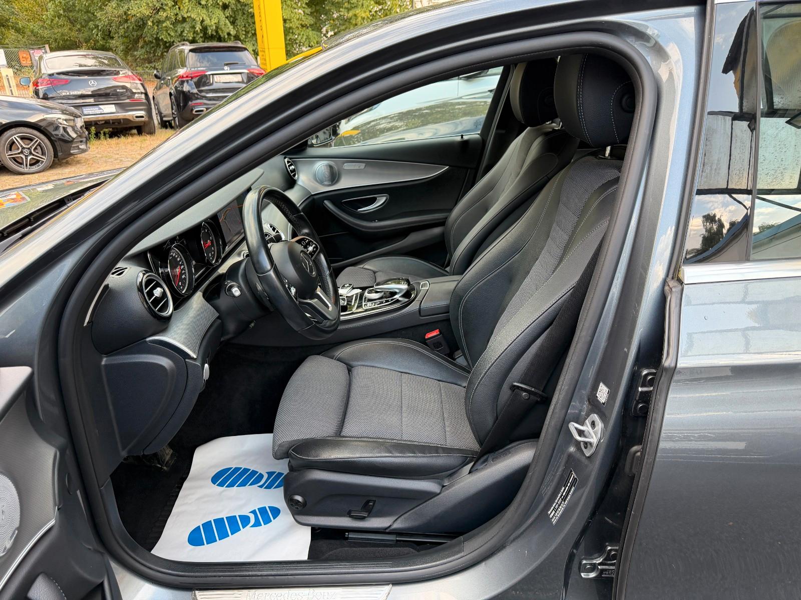Mercedes-Benz E 220d Avantgarde AMBIENTE/LED/KAMERA/TOTWINKEL