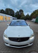 Mercedes-Benz CL 500 4MATIC - Mercedes-Benz CL 500 mit Benzin-Antrieb: Weiß